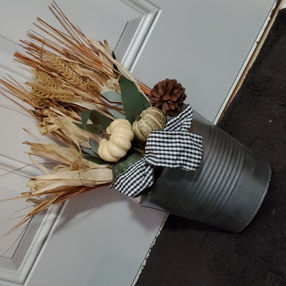 Feedbucket wall decor
